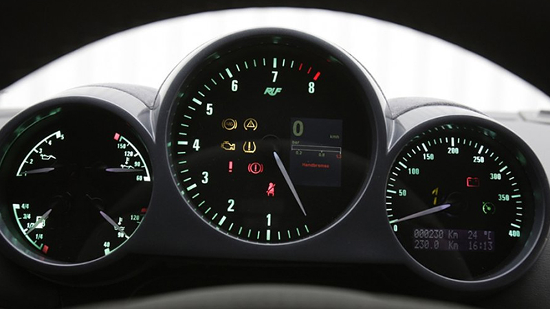 RUF CTR 3 Clubsport Car: Speedometer and Dash
